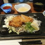 九州の旬 博多廊 - 厚切り豚カツ定食950円