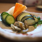 蕎や 月心 - お漬物色々→わさびの茎の醤油漬けが特に美味しい。全体に非常に浅く漬けてあるのがいい(^^)