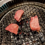 焼肉千香 - タンを焼いてみた、