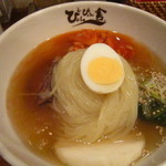 ぴょんぴょん舎 - 冷麺＠900円