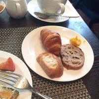 R restaurant & bar - 