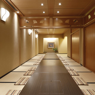 《接待・結納・顔合わせなど》個室完備。凛と佇む情緒ある和空間