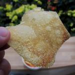 カルビープラス - 揚げたてポテトチップス　しおバター味　うす切り