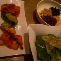 焼肉うしごろ 西麻布本店 - うしごろサラダ、キムチ、ナムル