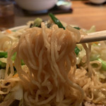一発ラーメン はしご屋 - ちぢれ麺