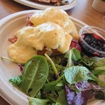 Cafe Morey's - ベーコン エッグベネディクト