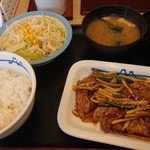 Matsuya - 牛肉と筍のオイスター炒め定食。