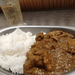 焼肉マルゴ - ホルモンカレー、ボリュームあって旨い。