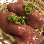 焼肉たまき - 厳選黒毛和牛A5等級大トロ炙り寿司２巻