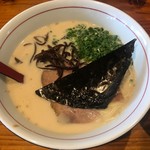 博多ラーメン 亀八 - 豚骨らーめん