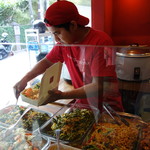 Warung Kecil - 感じの良い店員さん