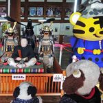 金谷 - 天守に入ってすぐの所で藤堂高虎さんがお出迎え。藤堂高虎は伊賀上野城を築いた戦国武将で、加藤清正と並ぶ築城名人と言われた人なんだよ。ちびつぬ「トラさんもいるわねぇ」