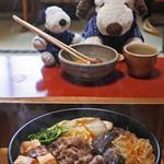 金谷 - すき焼きって、牛肉の一番美味しい食べ方だよねぇ。伊賀牛は絶対数が少ないので伊賀周辺にしか流通してなくて、「幻の牛」とも呼ばれてるそう。旨みや甘みがしっかりしていて、それでいて脂っこくない、とっても美味しいお肉です。 