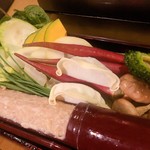 Yambaru Dainingu Matsu No Kominka - 黒琉豚アグー極しゃぶしゃぶセット
一人前 3,500円 二人前の野菜