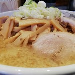 ラーメンの店 ホープ軒 - メンマラーメン大盛り ホリゾンタルアングル