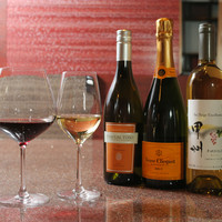 【串揚げ×ワイン】厳選されたワインとの甘美なマリアージュ