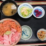 114494821 - 二色丼1000円