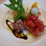 アンティカ オステリア バーチョ - ランチ前菜盛り合わせ（焼きナスの生ハム巻きバルサミコソース、トマトのブルスケッタ、白インゲンとツナのサラダ、自家製サーモンのスモークの４種）