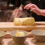 食堂 おがわ - もうちょっと厚く、端っこ欲しいなぁと念を送る瞬間(笑)