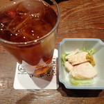 すしまる屋 - 烏龍茶とつき出し　訪問・夜