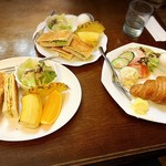 岸 - ほぼモーニングメニュー制覇。笑