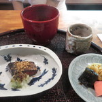 心根 - 塩鮭の燻製　平飼い卵　香の物　本枯れ節など