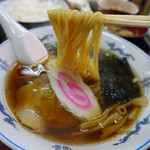 サンゴ亭 - 半ラーメン 麺ﾘﾌﾄｱｯﾌﾟ