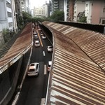 日本料理 久丹 - 新富に至る三吉橋。昔の水路は首都高に変身しました。興味深い景色でしたので、ワンショット