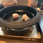 大阪屋形船 - ちゃんと牛脂を引いてから焼くよ‼️
      これが関西のすき焼きやっ‼️