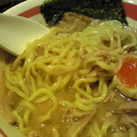 ラーメン長山 - ワイルドな太麺と繊細な細麺が選べる！