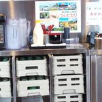 とり弁鶏 - お替わり自由（ご飯・おしんこ・ほうじ茶：セルフサービス）