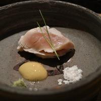 焼鳥 市松 - ごま油パウダー フィンガーライム 醤油のムース