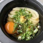 須崎食料品店 - うどん小200円、生卵30円