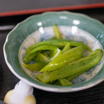 はやぶさ温泉 食事処 - 2019.8 ピーマンの炒めもの（お通し）