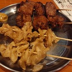 大衆肉酒場 月～豕 - やきとん  シロとレバー