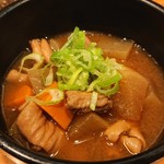 大衆肉酒場 月～豕 - モツ煮