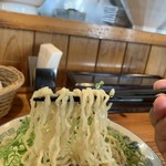 中華蕎麦 春馬 - 麺上げ⤴️