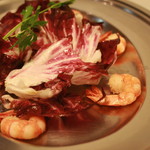 トレビスと海老の温かいサラダ