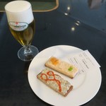 Zum Schwarzen Kameel - ・「カナッペ2品＆ビール(€)」
