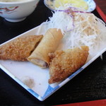 台湾料理　福亭 - 春巻き、白身魚のフライ
