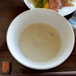 Pissi Pissi TOMO - 冷製スープ。うまい！ ランチの中で一番気に入りました。