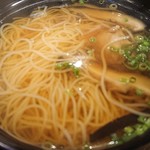 小樽 なると屋 - チーズ鶏ハンバーグ定食 660円 鶏そうめん変更プラス100円、ザンギ 650円(全て税込)の、鶏そうめん