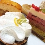 スイーツガーデン ユウジアジキ - “タルト シトロン(\300)、デリス（\480）、シブスト（\480）、トロペジェンヌ（\350）、マカハ（\420）”