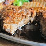 ビストロ和久 - ハンバーグ断面