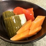 餃子居酒屋 なまらぴりか - 自家製ピクルス 300yen