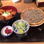Takadaya - ごまそばと梅酢薫る和風から揚げ丼のセット