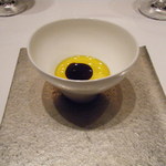 カンテサンス - ココナッツのクリーム　ピスタチオオイルとエスプレッソ