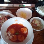 敦煌 - 食べ途中ですが。自分のを写している私に、「これも撮る？」と連れが言ってくれたので。