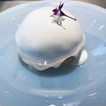 AMOUR - 桃のコンポート^_^
      見た目もとてもきれいです^_^