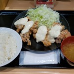 からあげ日本一 - タルタルからあげ定食(880円)です。